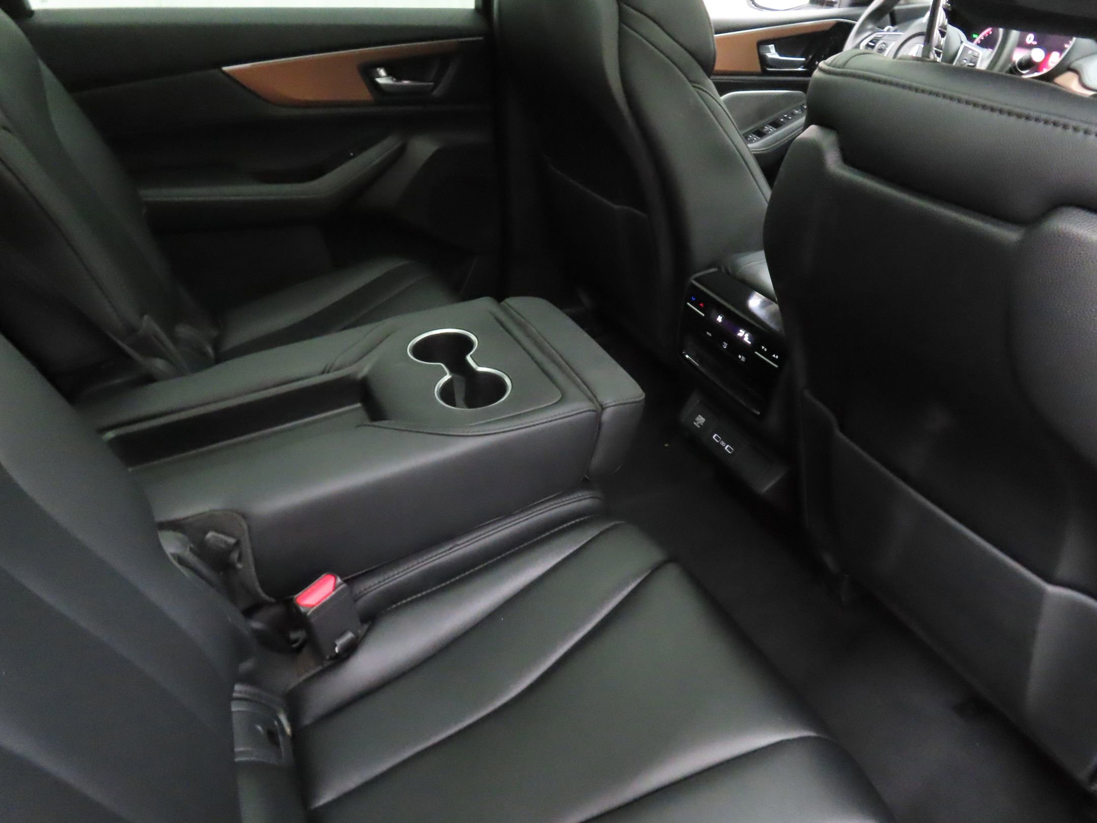 Used 2022 Acura MDX SH-AWD image 24