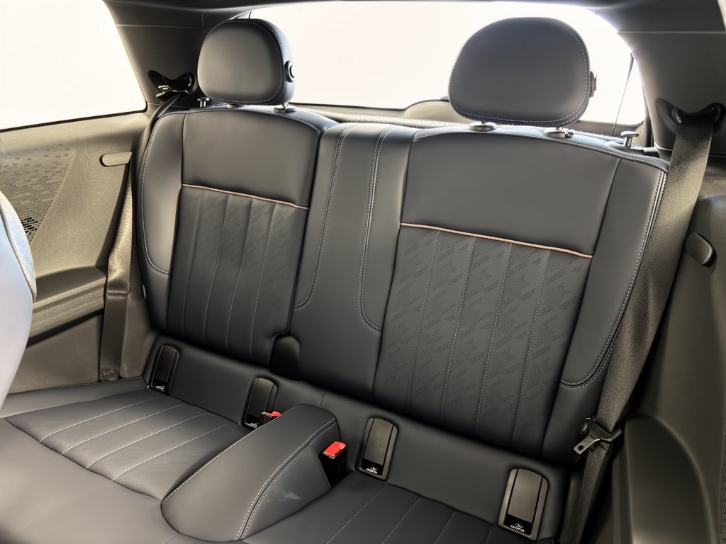 Certified 2025 MINI Cooper S FWD image 25