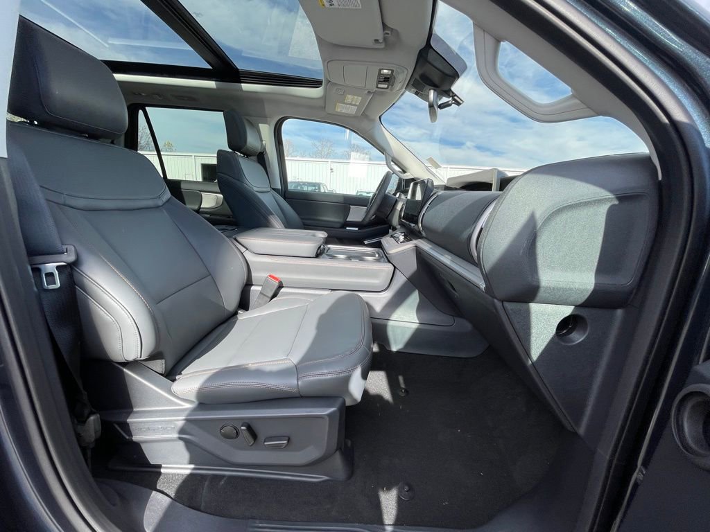 New 2025 Ford Expedition Active image 25