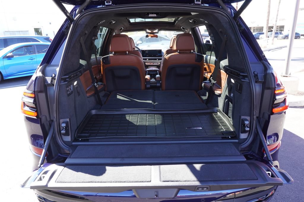 Used 2023 BMW X7 M60i w/ Executive Package image 8