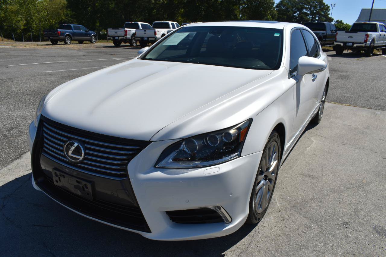 Used 2014 Lexus LS 460 w/ Comfort Package RWD image 2