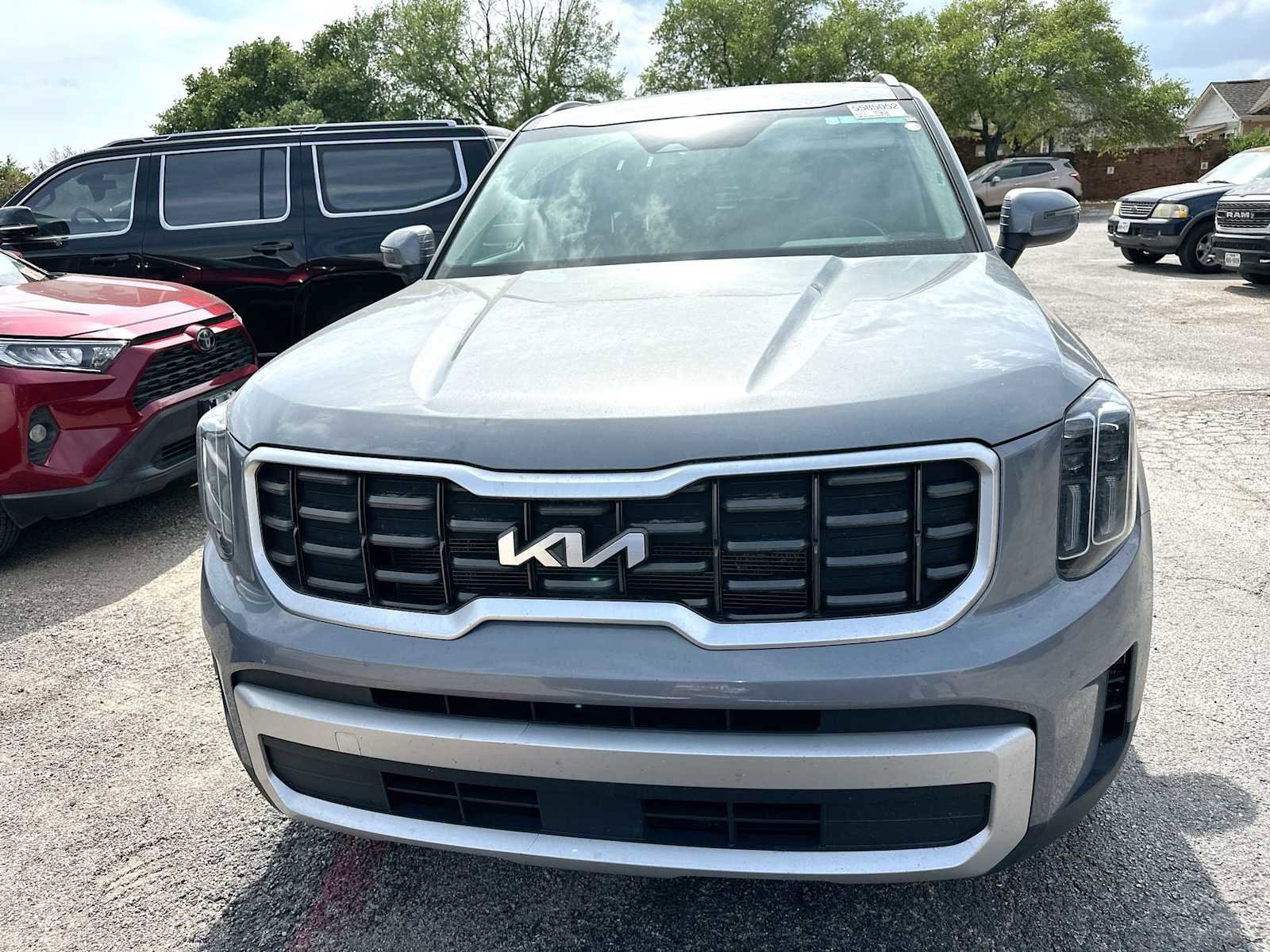 Used 2025 Kia Telluride S AWD/4WD image 2