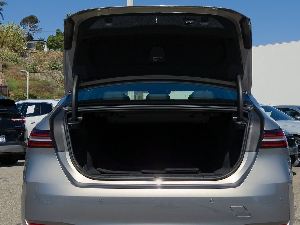 Used 2026 BMW i5 eDrive40 w/ Premium Package RWD image 20