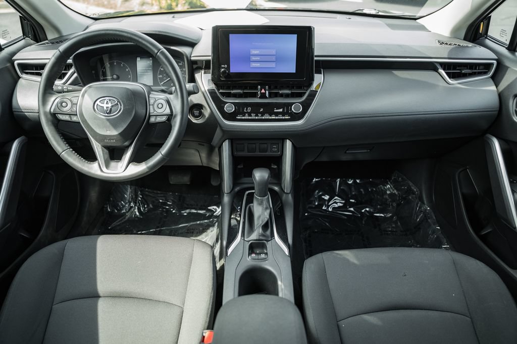 Used 2024 Toyota Corolla Cross LE AWD/4WD image 17