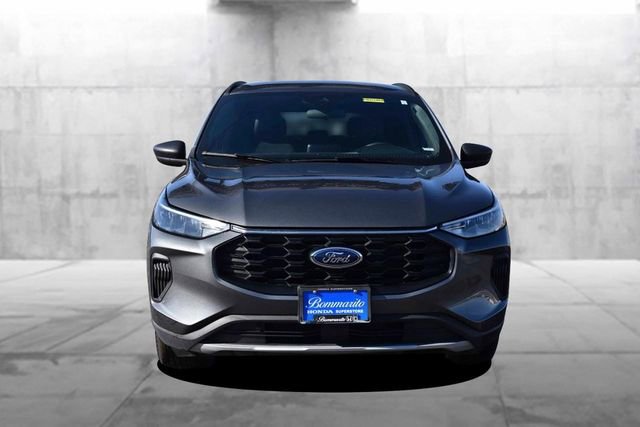 Used 2025 Ford Escape ST-Line AWD/4WD image 4