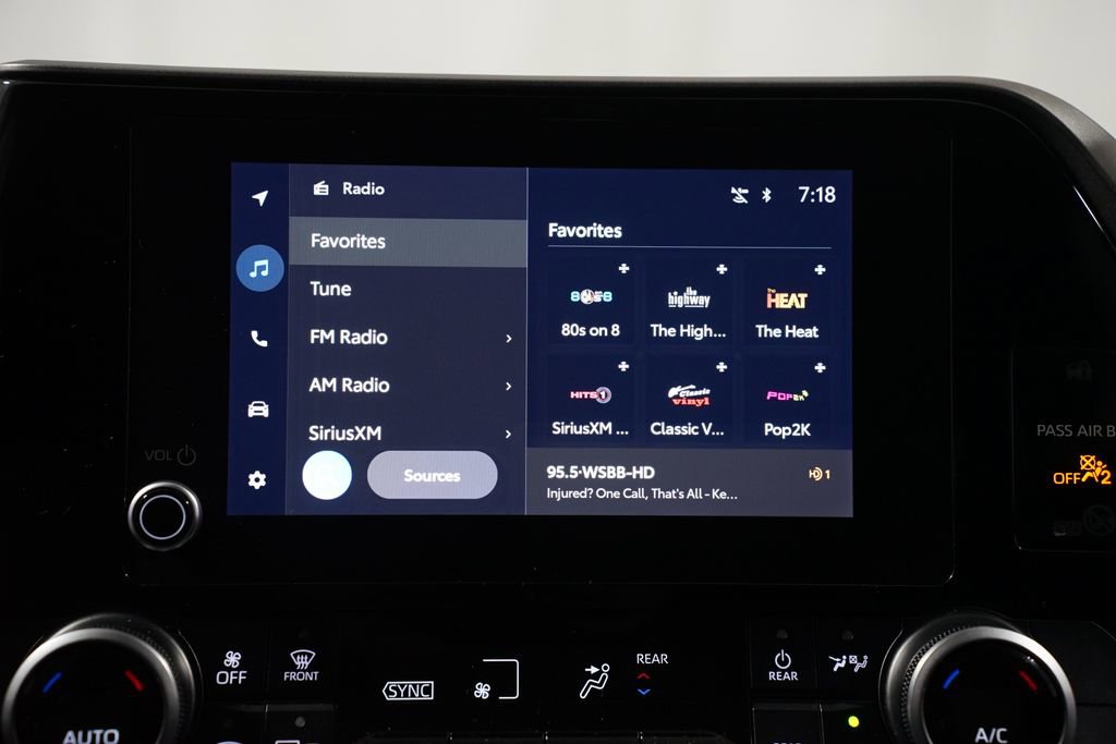 Used 2023 Toyota Highlander LE image 18