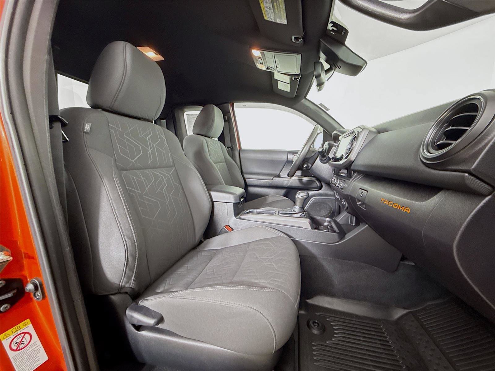 Used 2018 Toyota Tacoma TRD Sport image 28