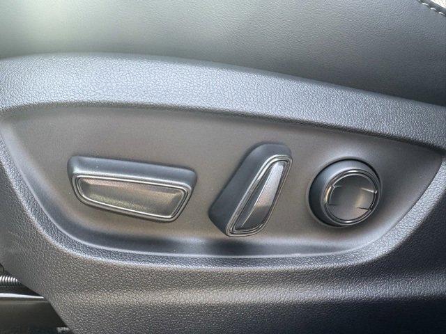 New 2025 Toyota Crown Signia image 16