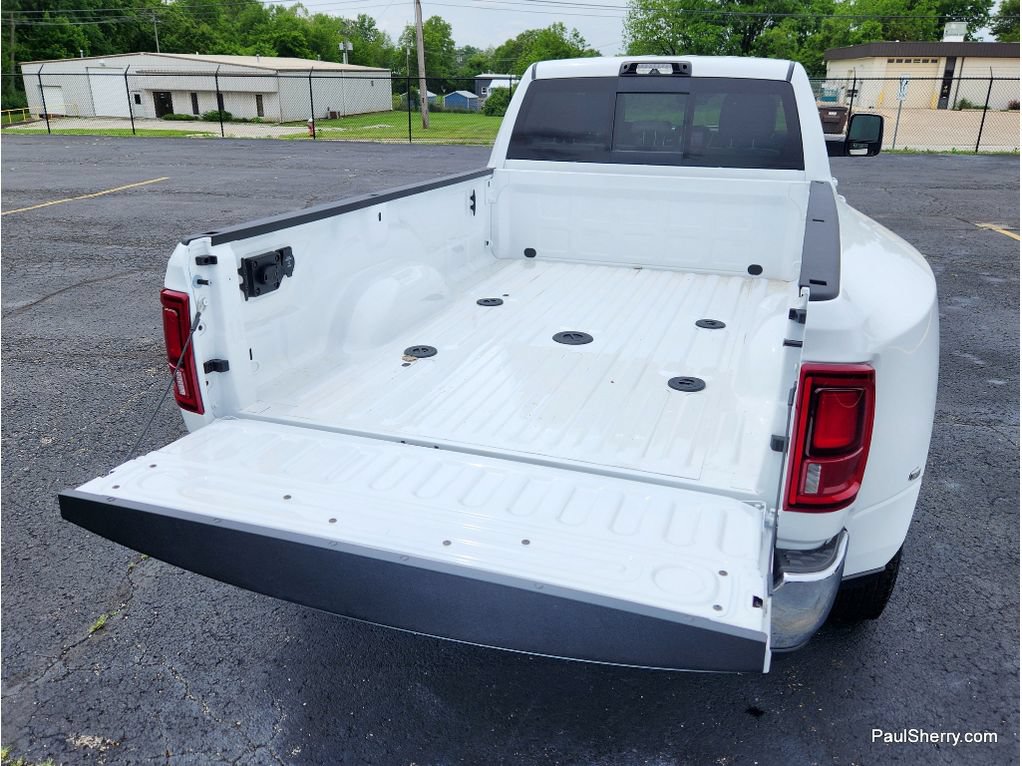 New 2026 RAM 3500 Laramie w/ Max Tow Package AWD/4WD image 14