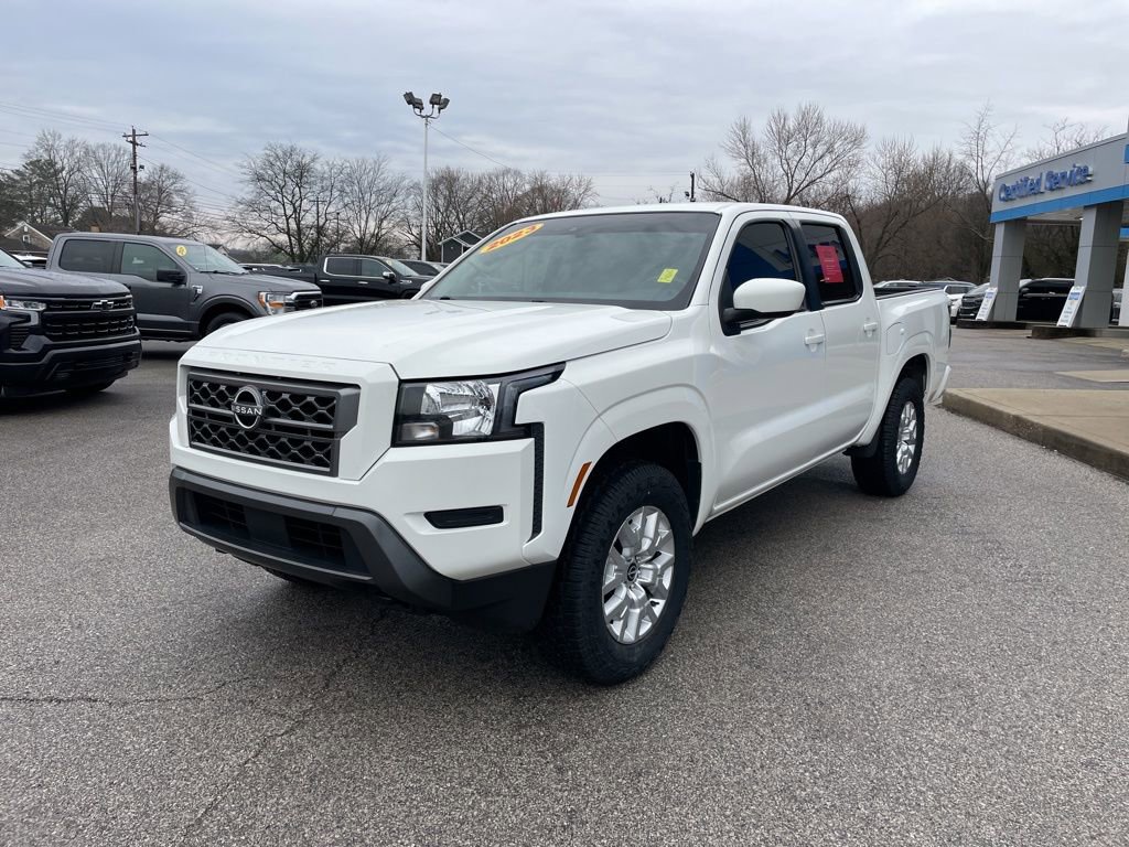 Used 2023 Nissan Frontier SV image 3