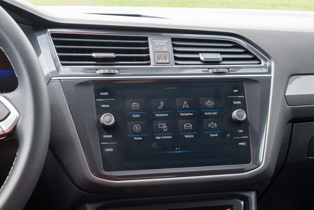 Used 2023 Volkswagen Tiguan SE FWD image 17