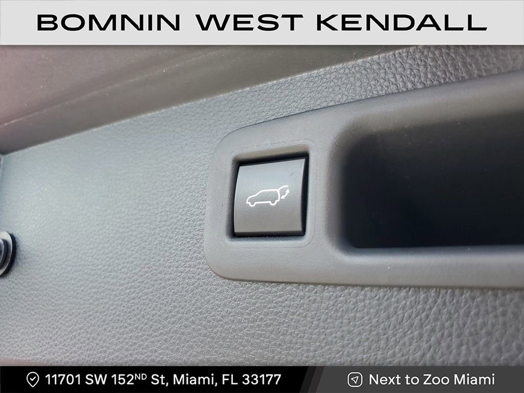 Used 2022 Toyota Highlander XLE image 13