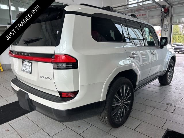 Used 2025 Lexus GX 550 w/ Accessory Package (2T) image 5