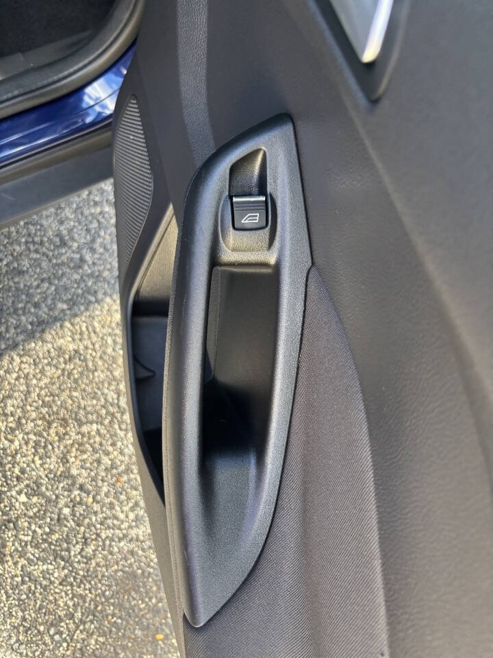 Used 2012 Ford Focus Titanium FWD image 20