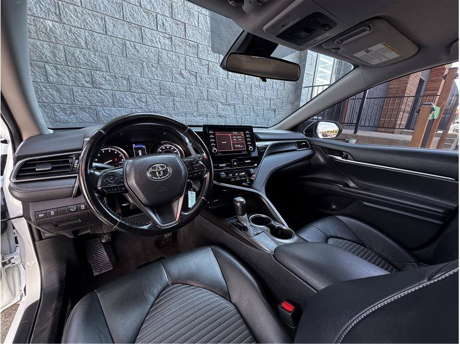 Used 2021 Toyota Camry SE FWD image 2