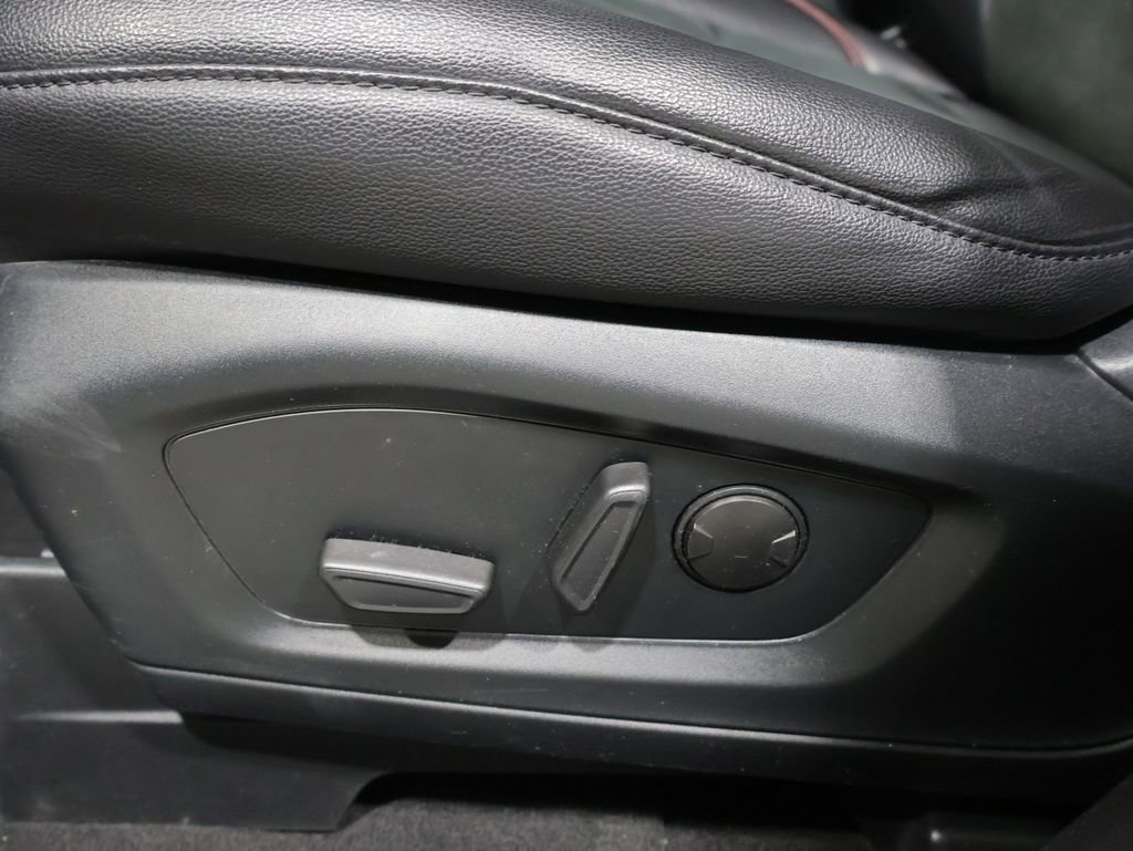 Used 2022 Ford Explorer ST-Line image 13