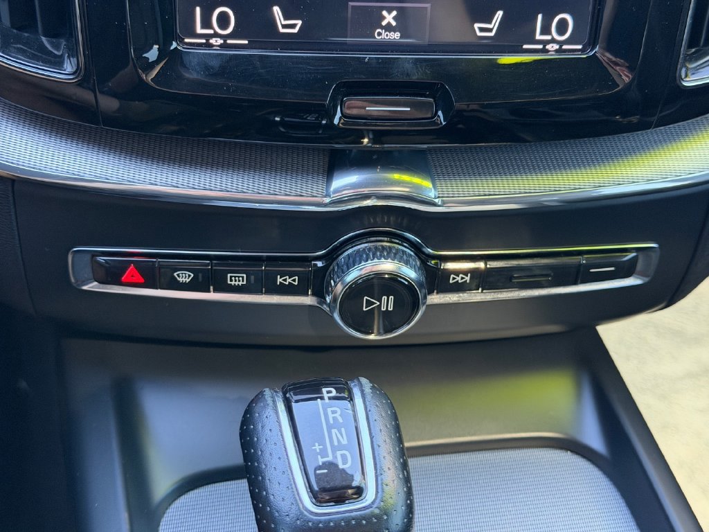 Used 2018 Volvo XC60 T6 R-Design w/ Convenience Package AWD/4WD image 22