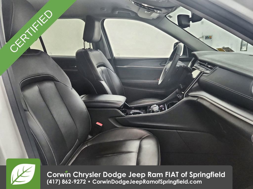 Used 2023 Jeep Grand Cherokee Limited w/ Black Appearance Package image 31