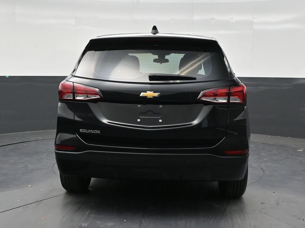 Used 2024 Chevrolet Equinox LS w/ Driver Confidence II Package FWD image 4