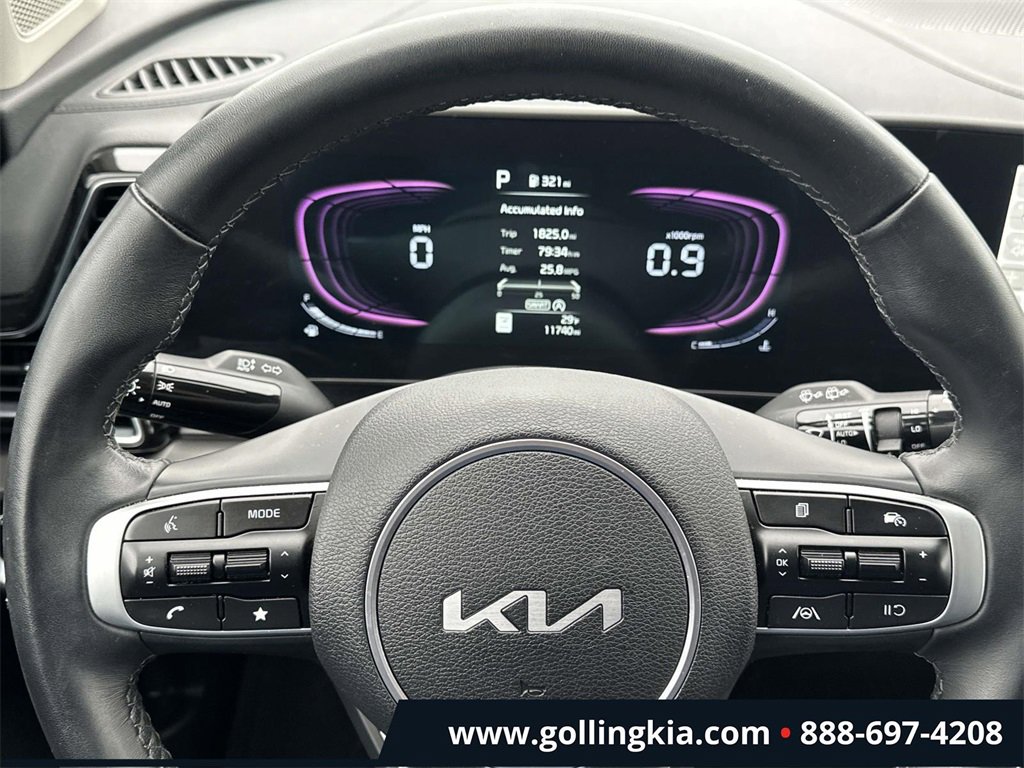 Certified 2025 Kia Sportage EX image 18