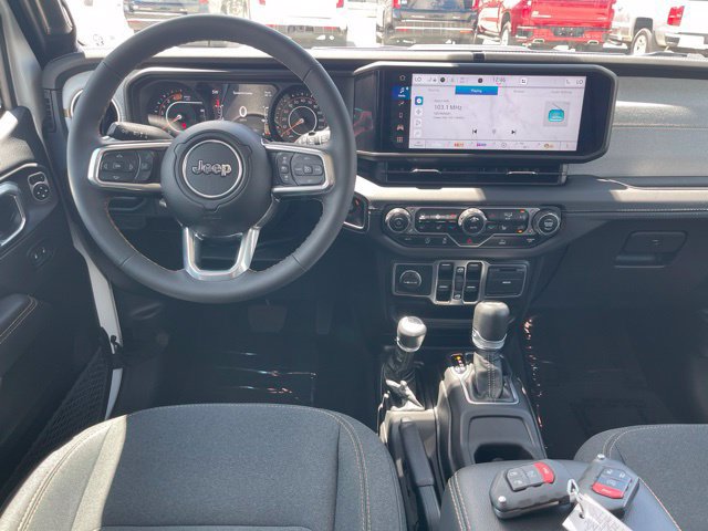 Used 2024 Jeep Wrangler Unlimited Sahara AWD/4WD image 4