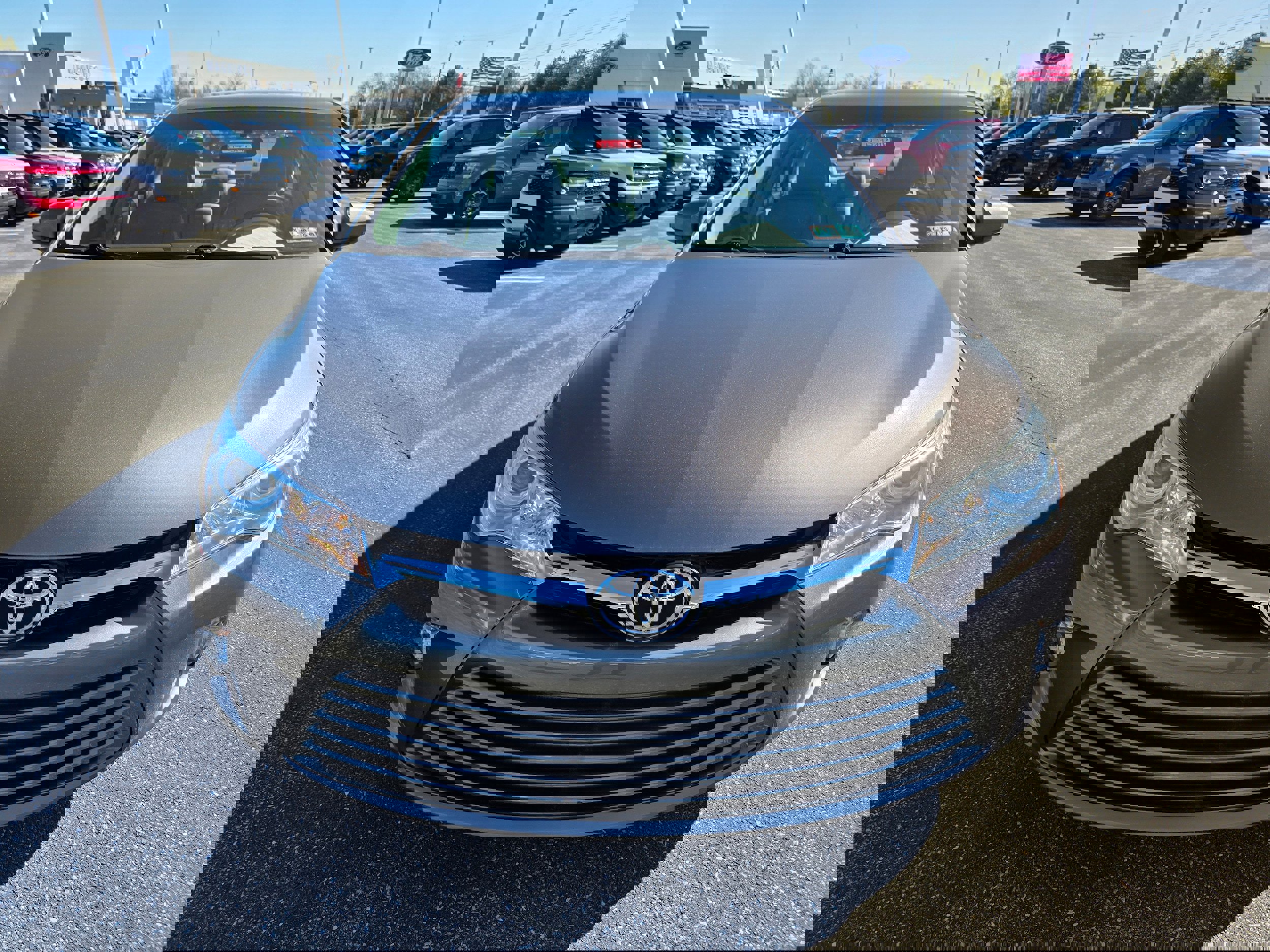 Used 2016 Toyota Camry LE image 7