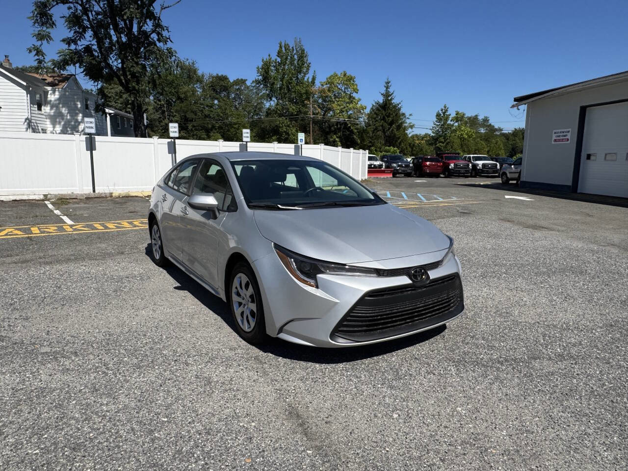 Used 2023 Toyota Corolla LE image 5