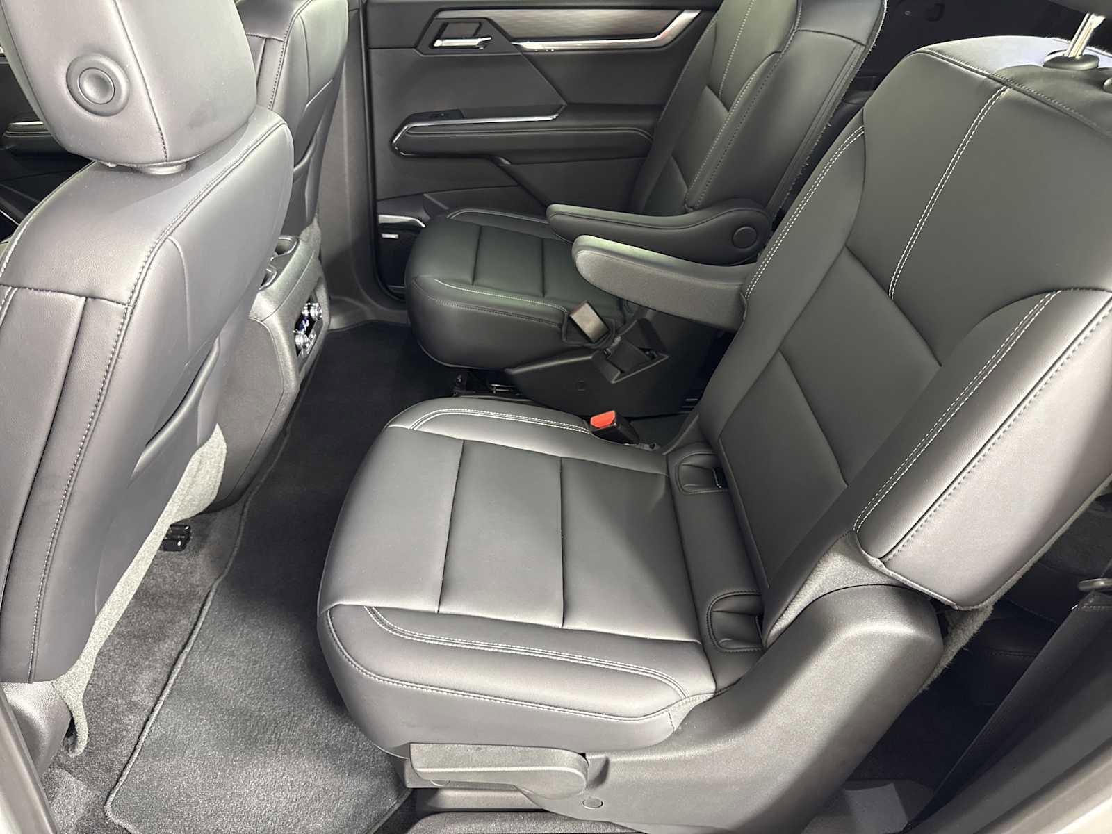 New 2025 GMC Acadia Elevation w/ Elevation Premium Package image 40