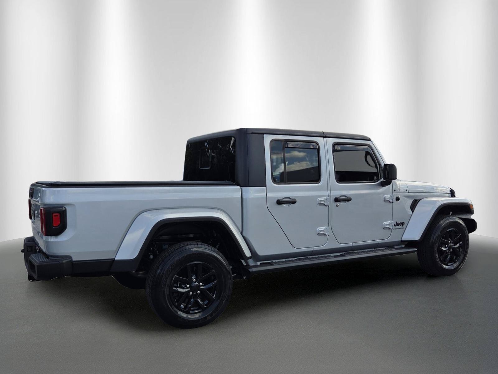 Used 2023 Jeep Gladiator Sport AWD/4WD image 7