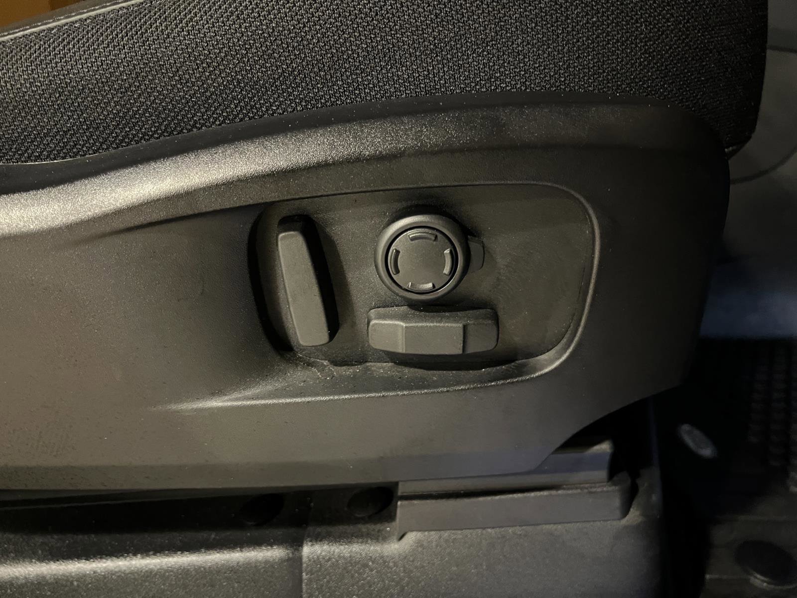 Used 2023 Land Rover Defender 90 X image 35