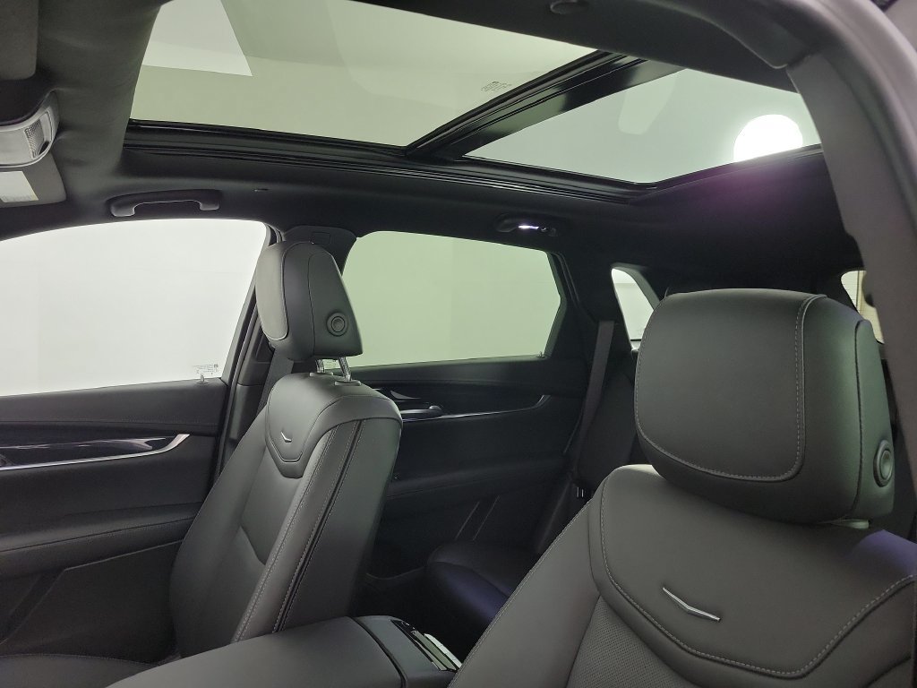 Certified 2024 Cadillac XT5 Premium Luxury w/ Technology Package AWD/4WD image 19