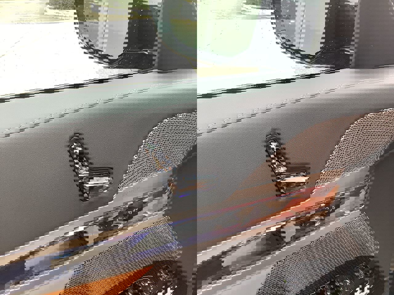 Certified 2023 BMW 740i image 15