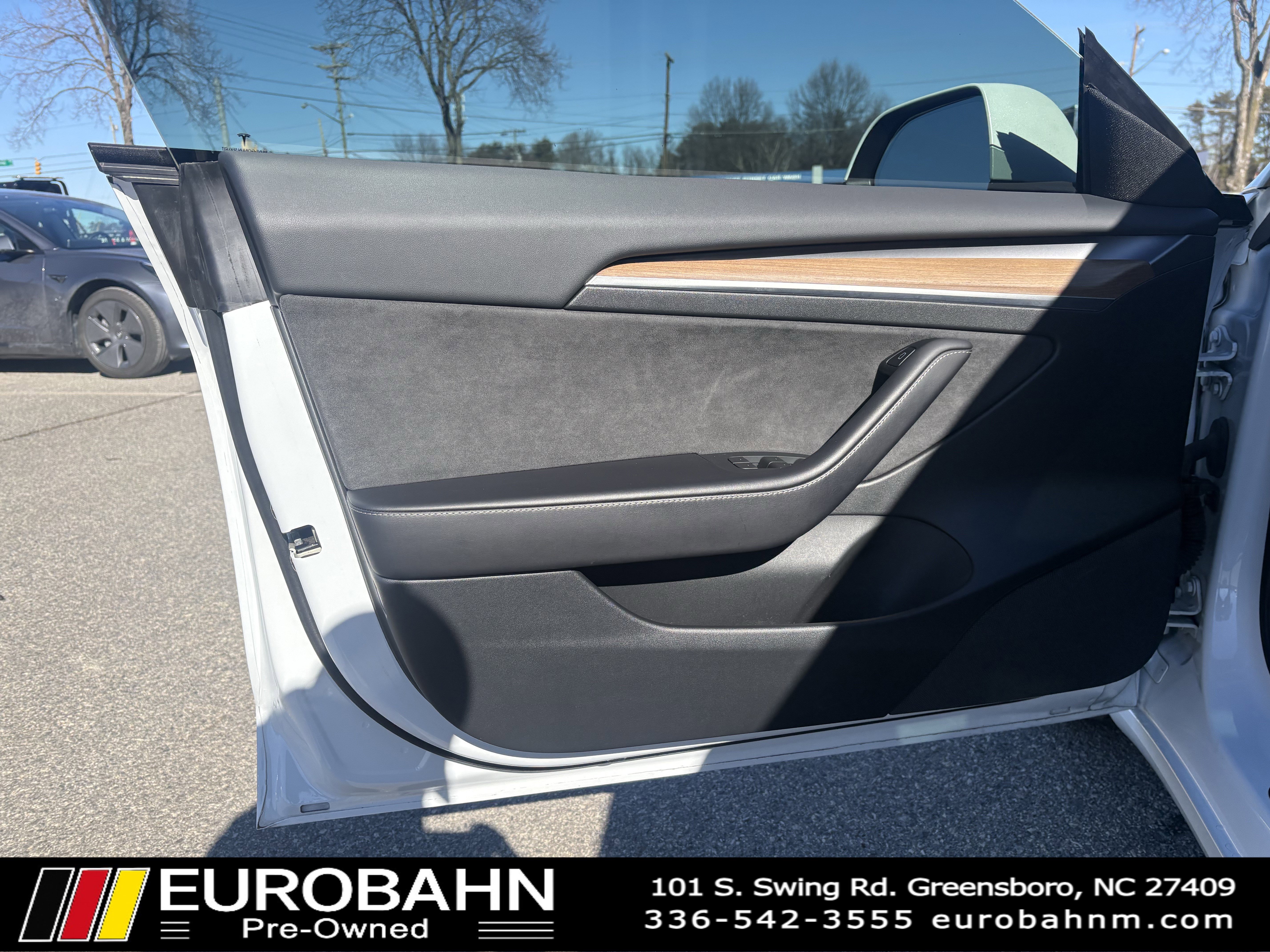 Used 2023 Tesla Model 3 Standard Range image 9