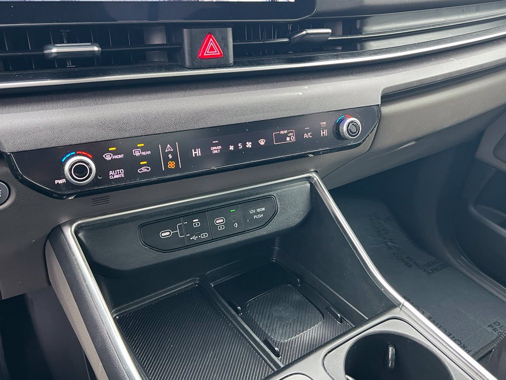 Certified 2025 Kia Carnival SX FWD image 23