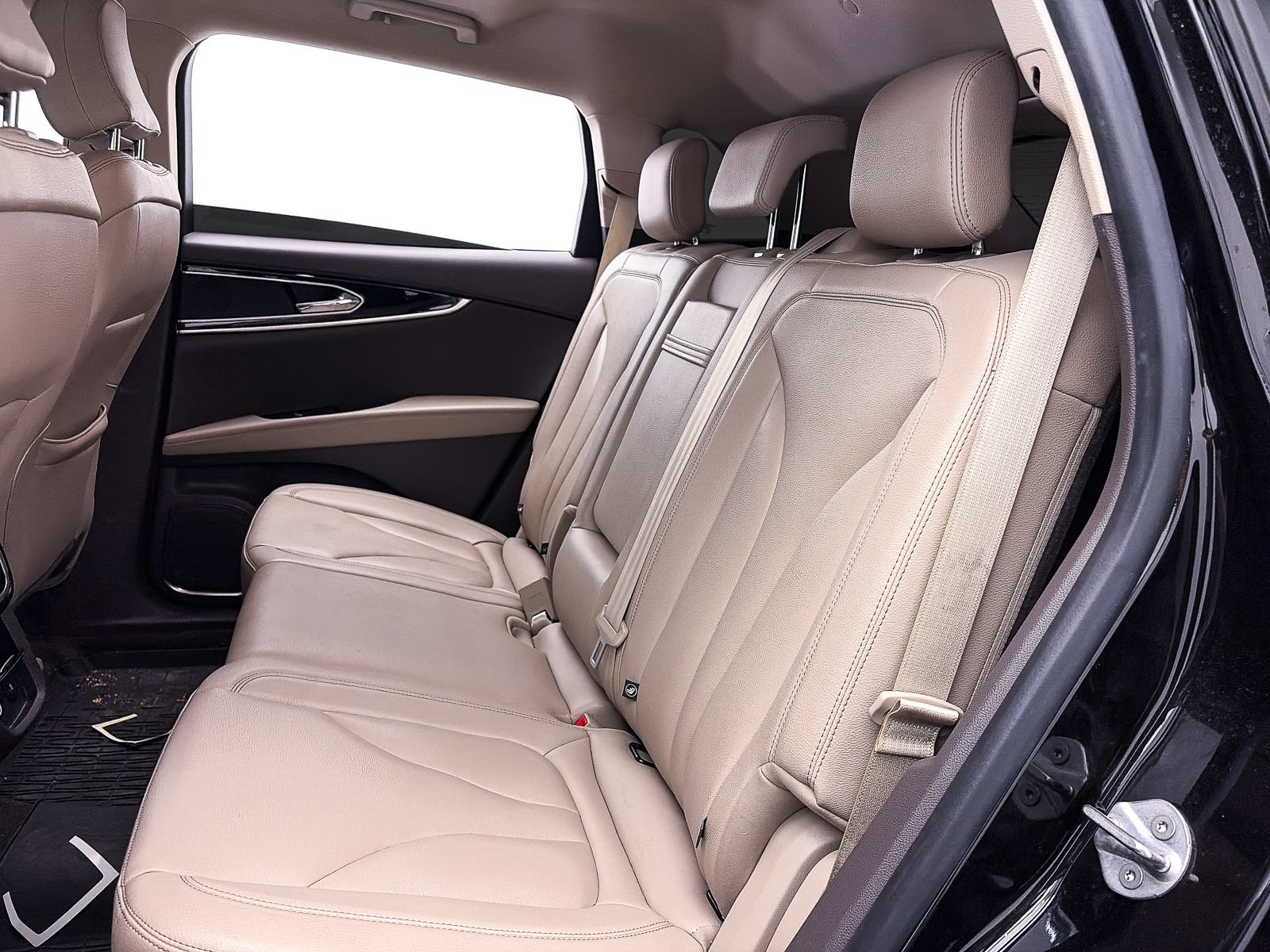 Used 2023 Lincoln Nautilus FWD w/ Premium Package image 36