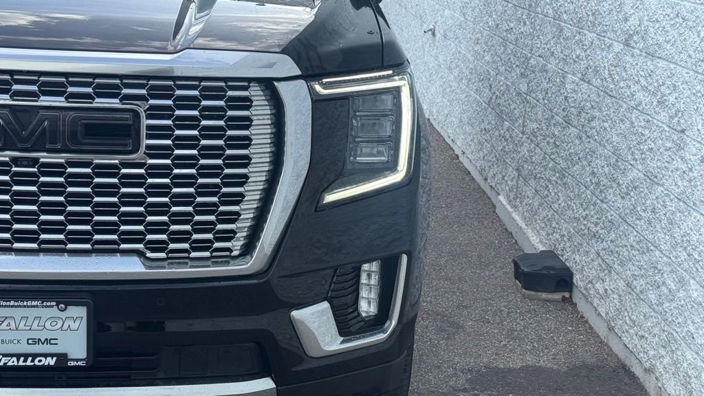 Used 2023 GMC Yukon Denali AWD/4WD image 5