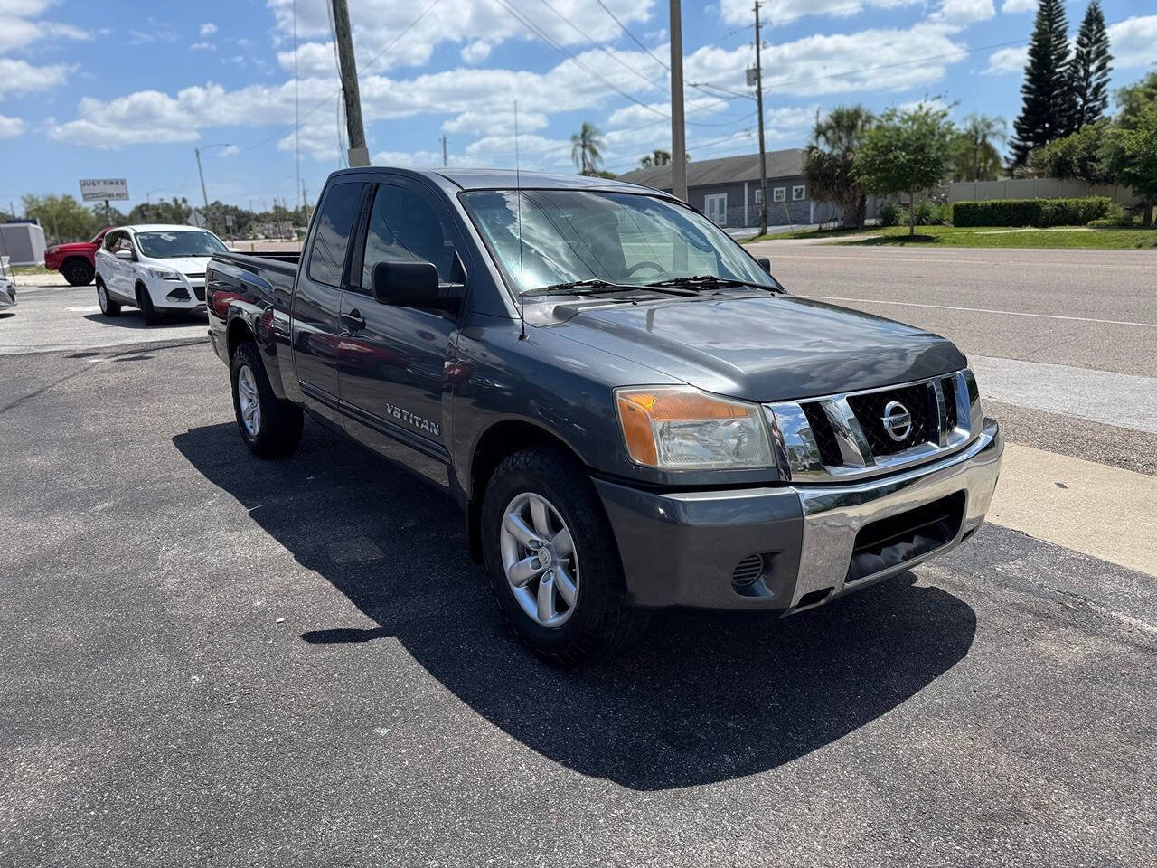 Used 2008 Nissan Titan SE RWD image 2