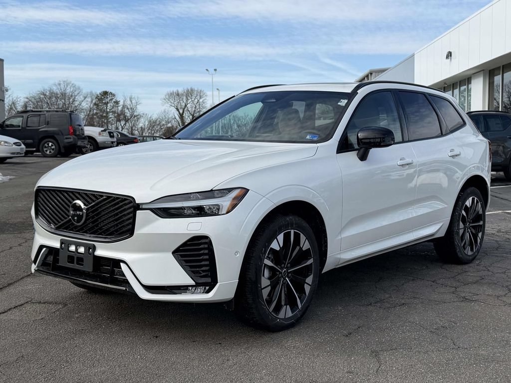 New 2026 Volvo XC60 B5 Plus w/ Protection Package Premier AWD/4WD image 22