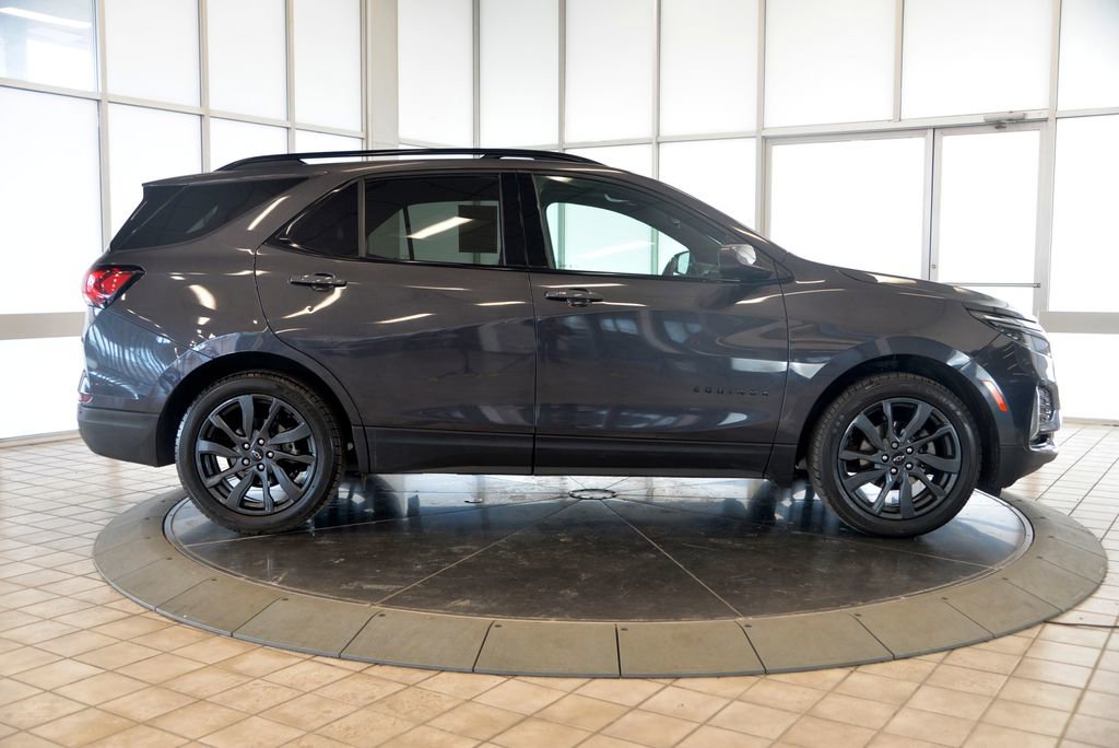 Used 2022 Chevrolet Equinox RS FWD image 9