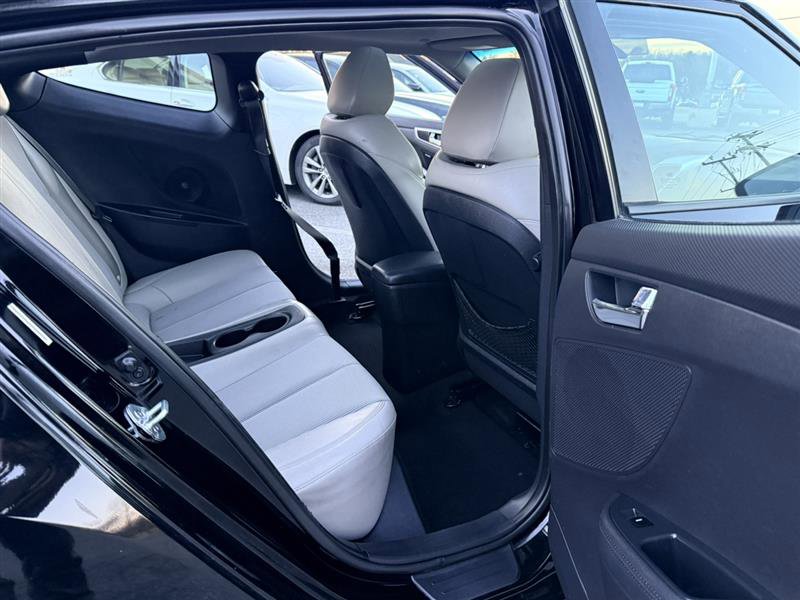 Used 2013 Hyundai Veloster w/ Style Pkg image 17