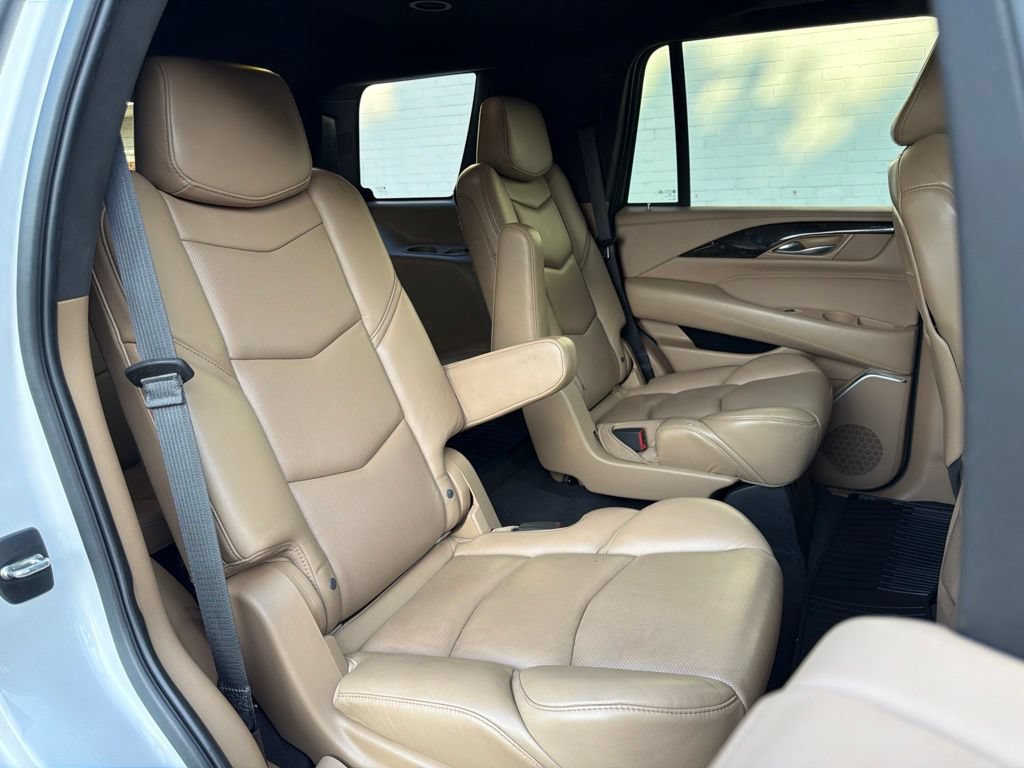 Used 2019 Cadillac Escalade Platinum AWD/4WD image 11