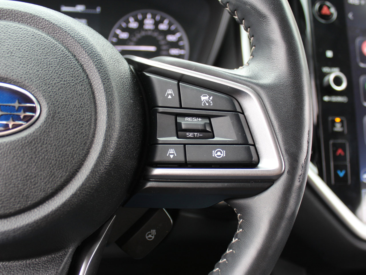 Used 2023 Subaru Ascent Touring image 23