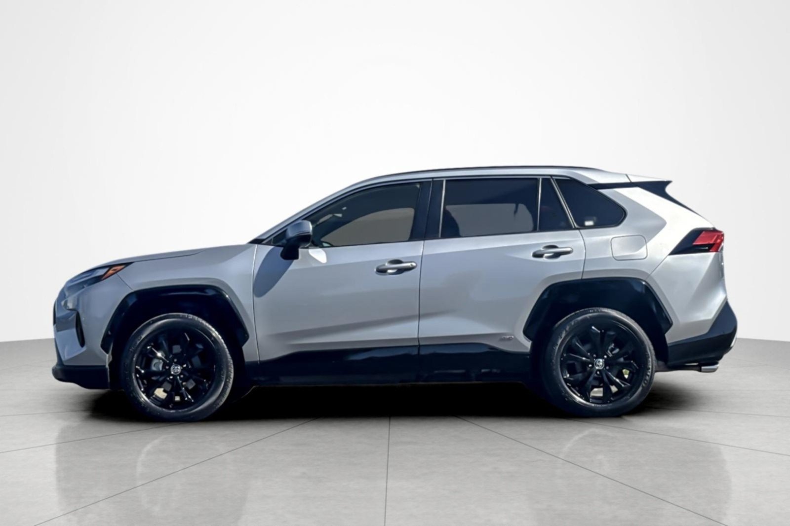Certified 2025 Toyota RAV4 SE w/ Convenience Package AWD/4WD image 2