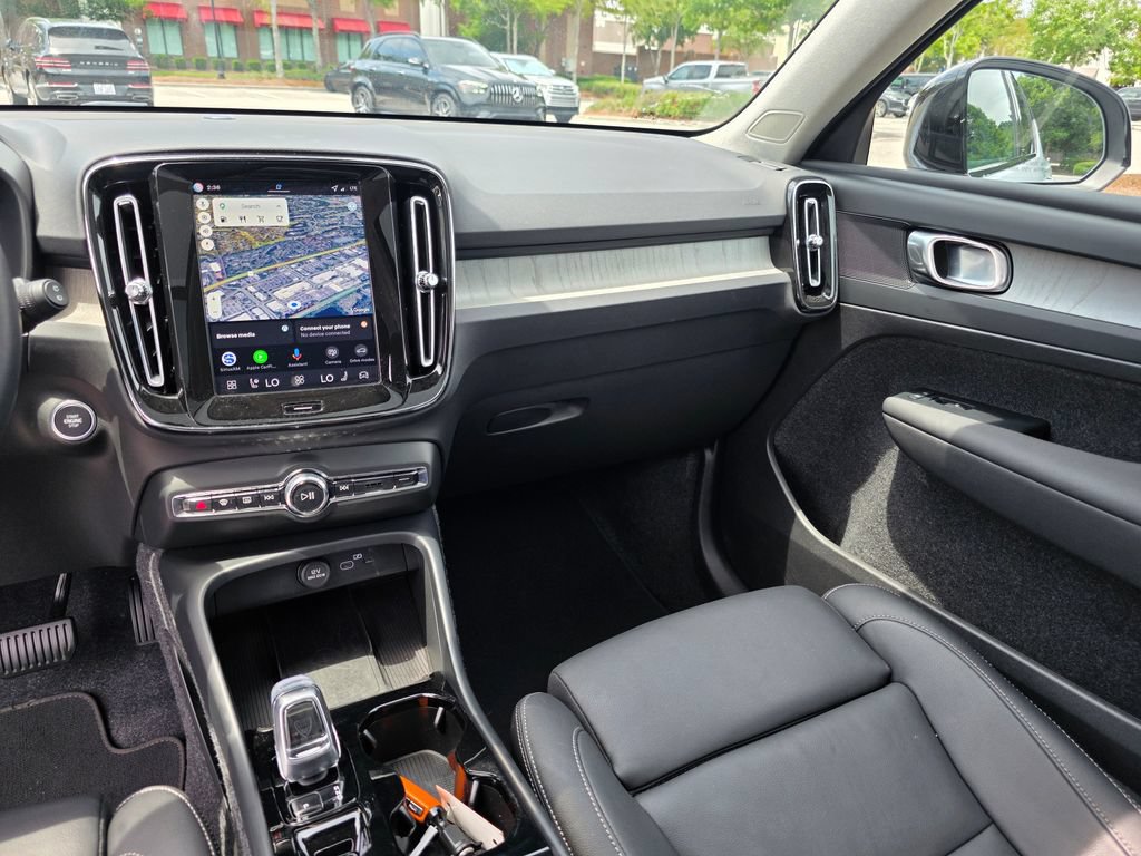 Used 2026 Volvo XC40 B5 Plus AWD/4WD image 29