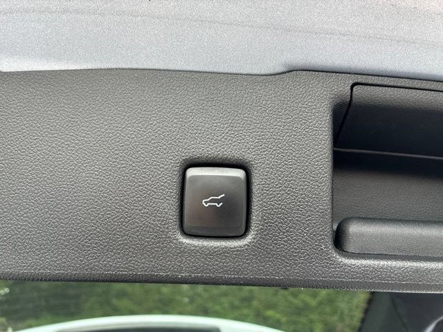 Used 2022 Ford Escape SE w/ SE Sport Appearance Package FWD image 28