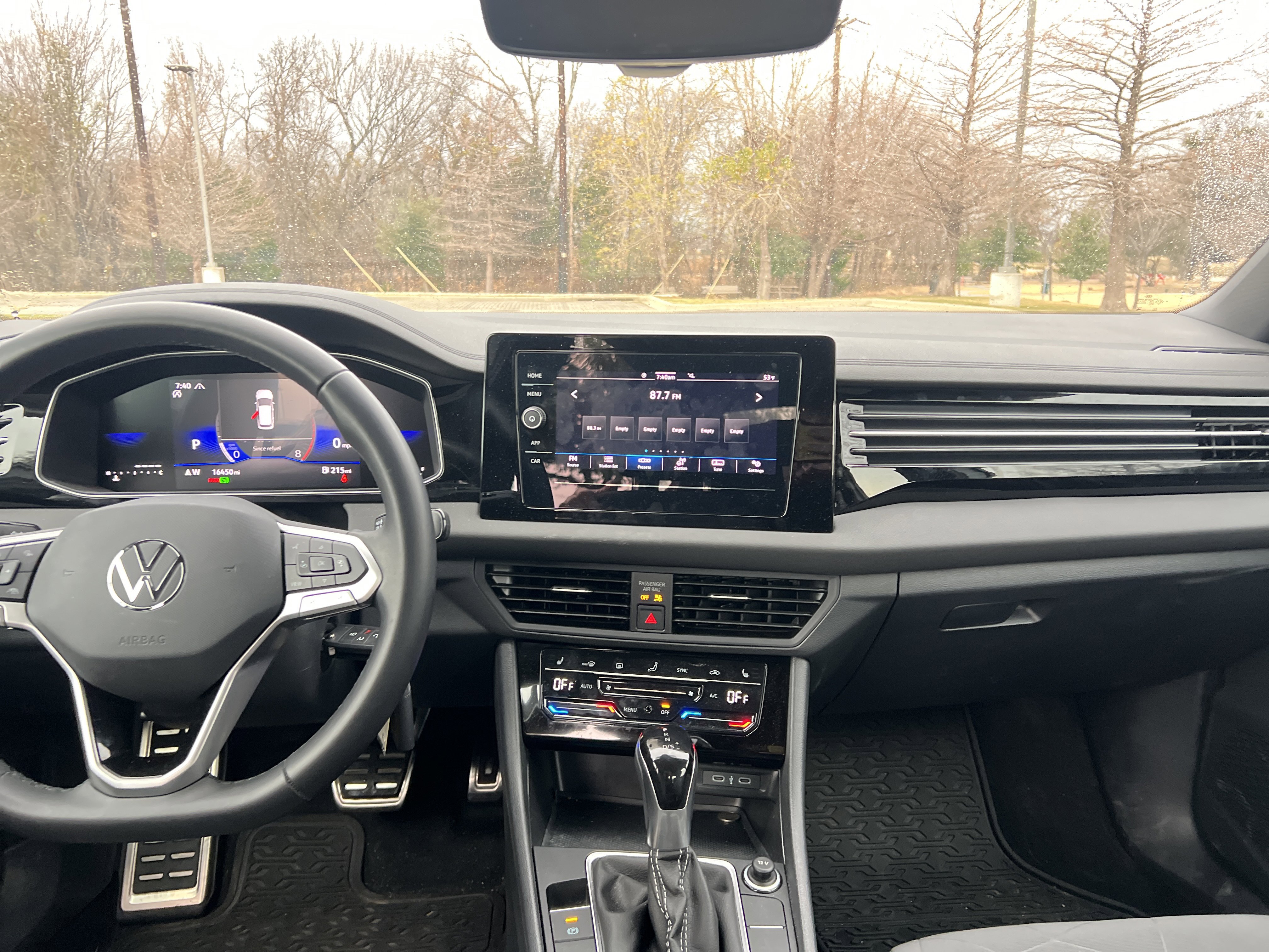 Certified 2025 Volkswagen Jetta Sport image 27