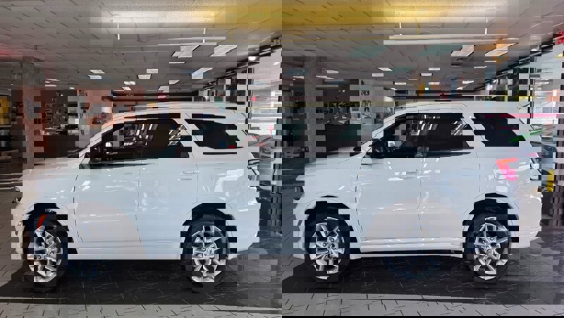 Used 2025 Dodge Durango GT image 2