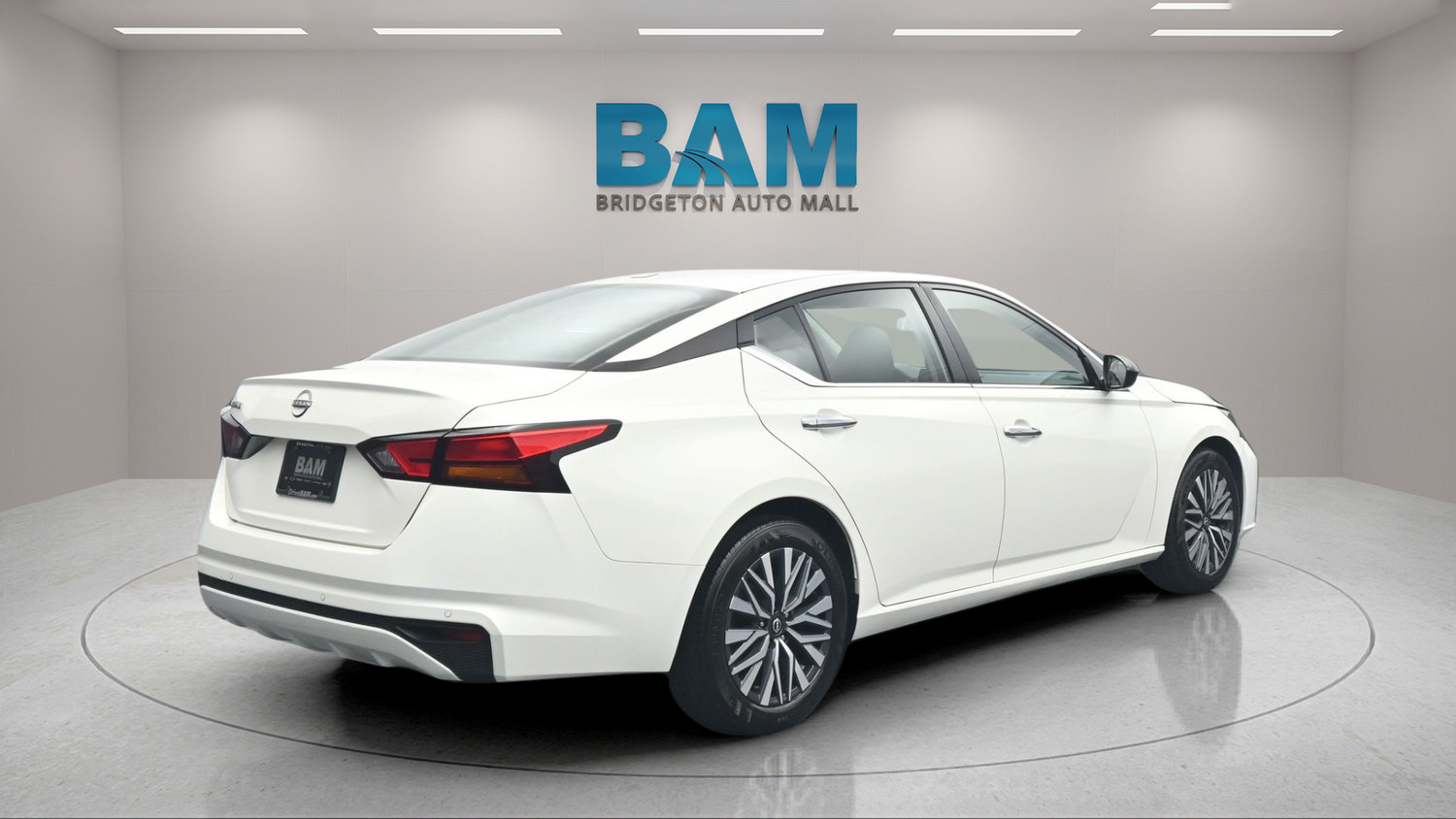 Used 2025 Nissan Altima 2.5 SV FWD image 6