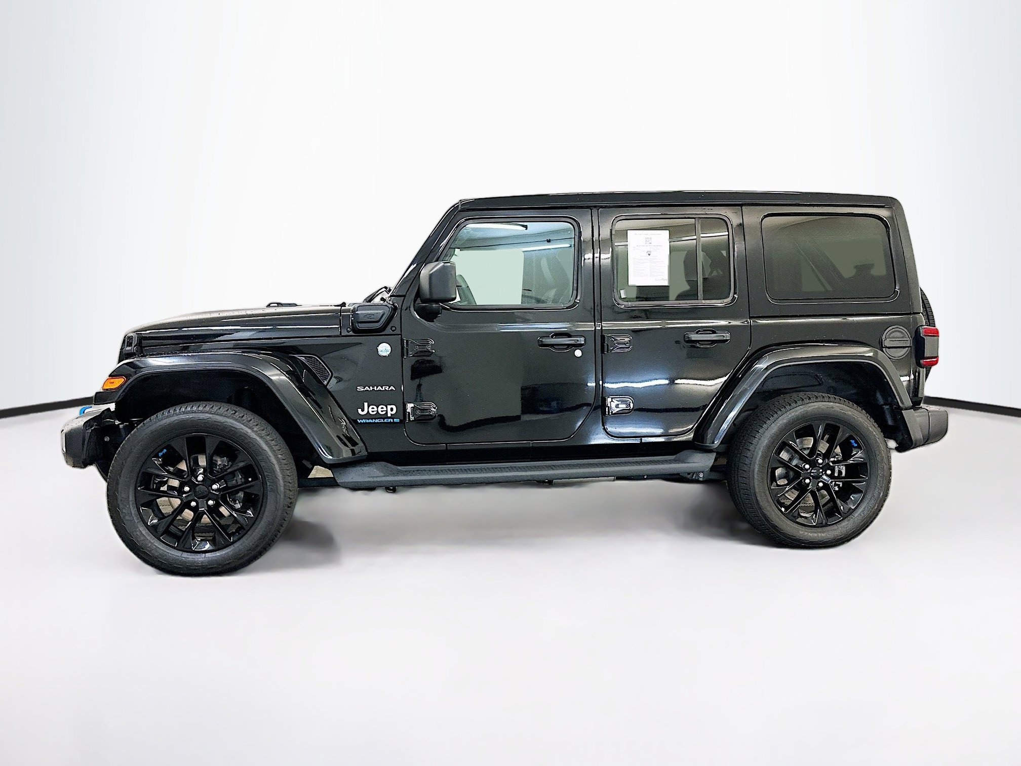 Used 2023 Jeep Wrangler Sahara w/ Safety Group AWD/4WD image 4