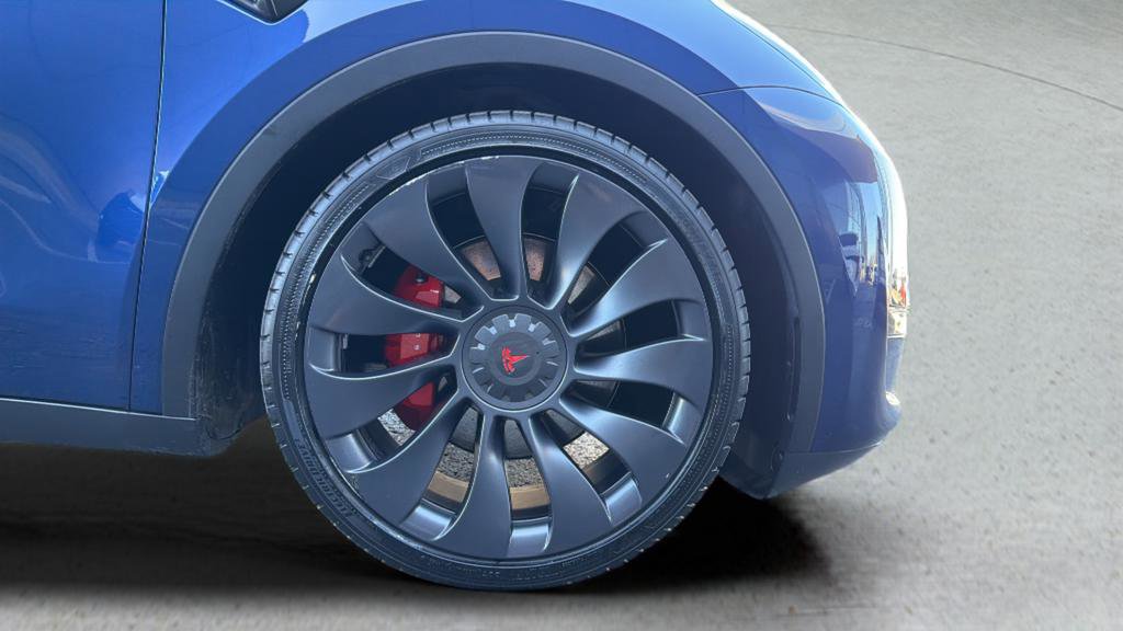 Used 2024 Tesla Model Y Performance image 12